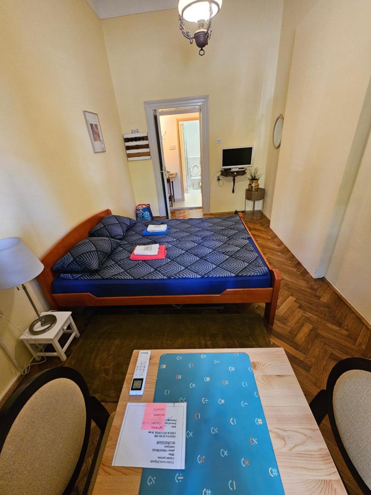Cricket 2 Hostel Belgrade Exterior photo