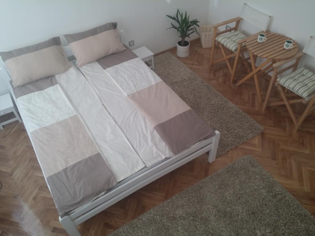 Cricket 2 Hostel Belgrade Room photo