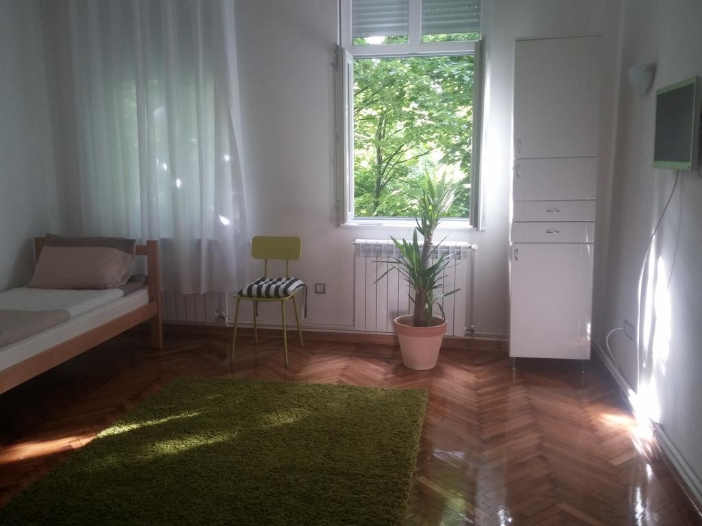 Cricket 2 Hostel Belgrade Room photo